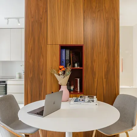 Lumina With Parking Near Muzeum Powstania * Warszawa