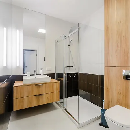 Apartment Lumina With Parking Near Muzeum Powstania