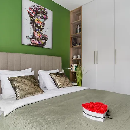 Lumina With Parking Near Muzeum Powstania Varsavia