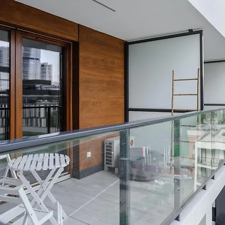 Lumina With Parking Near Muzeum Powstania *