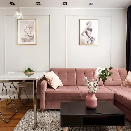 Apartment Lumina With Parking Near Muzeum Powstania