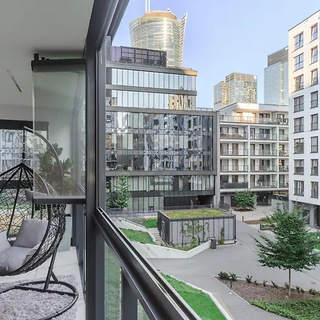 Lumina With Parking Near Muzeum Powstania *