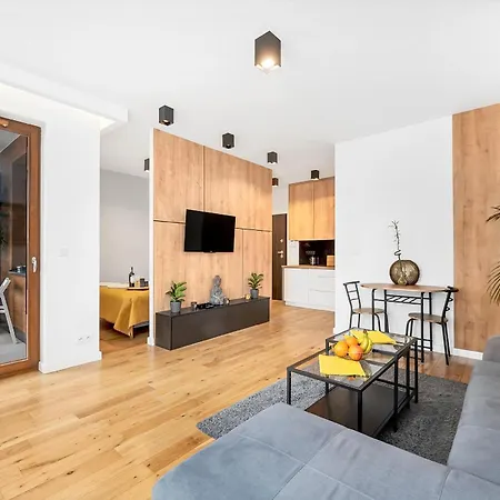 Lumina With Parking Near Muzeum Powstania Appartamento